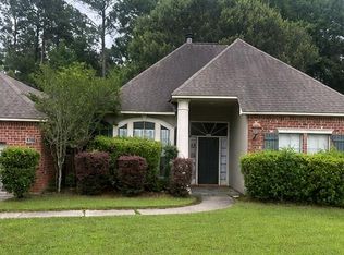 421 Greenfield Dr, Mandeville, LA 70448