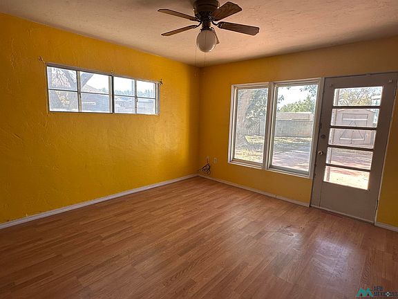 4th image of 901 W Catalina Dr