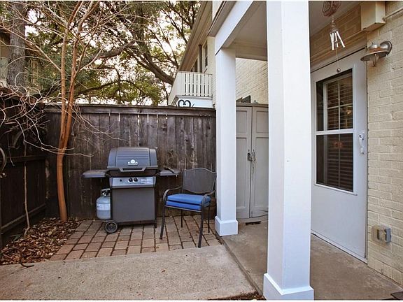 5th image of 4742 Bradford Dr APT B