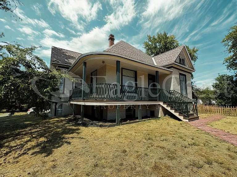 603 E Cherry St — Photo 1