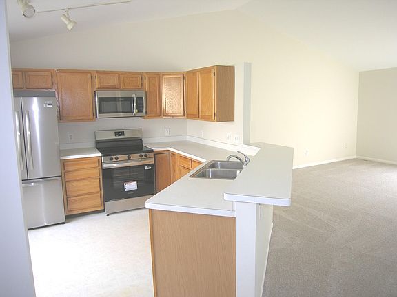 3rd image of 8076 Park Ln