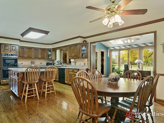 Kitchen / Breakfast Room