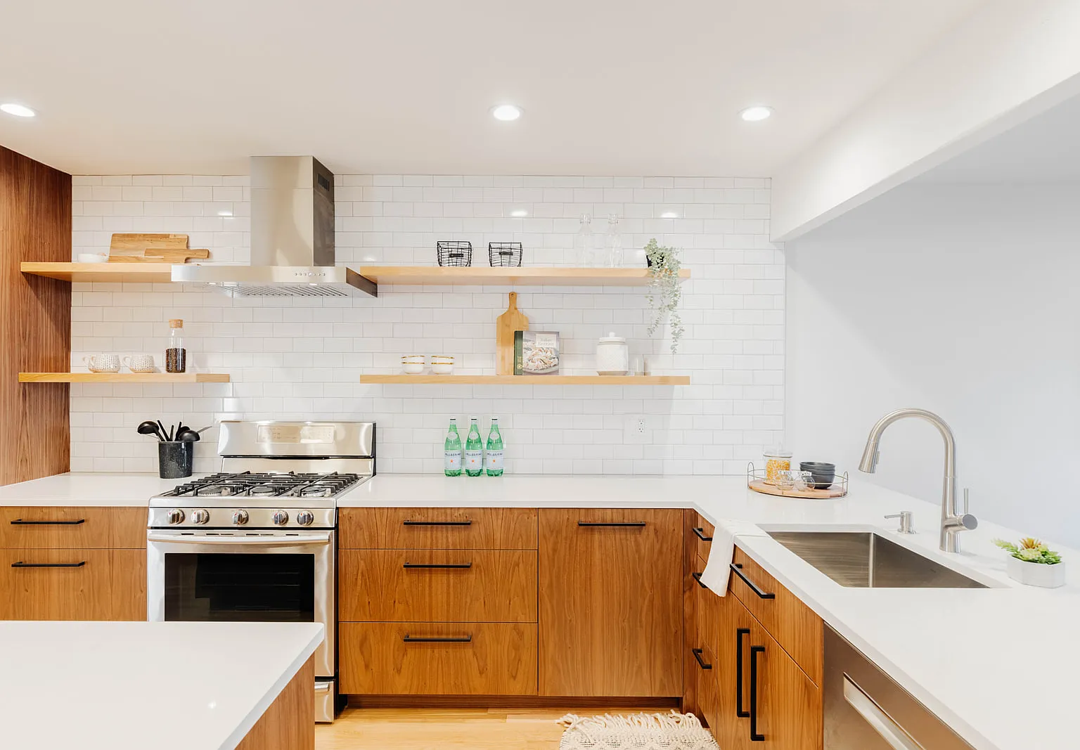 3 bed, 1896 sqft, $4,000 — Photo 3
