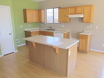 4th image of 13034 W Pershing St