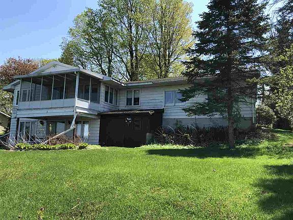 3rd image of 79 Saint Lawrence Ave