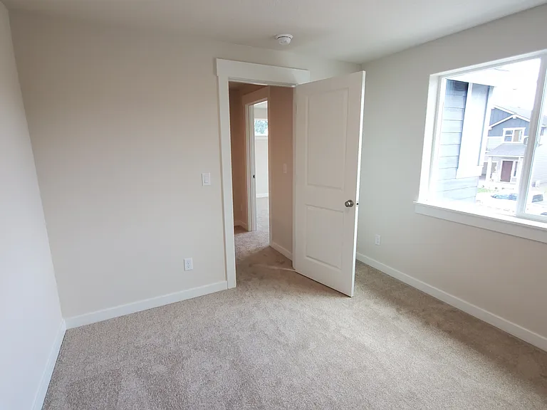 5230 Holly St — Photo 8