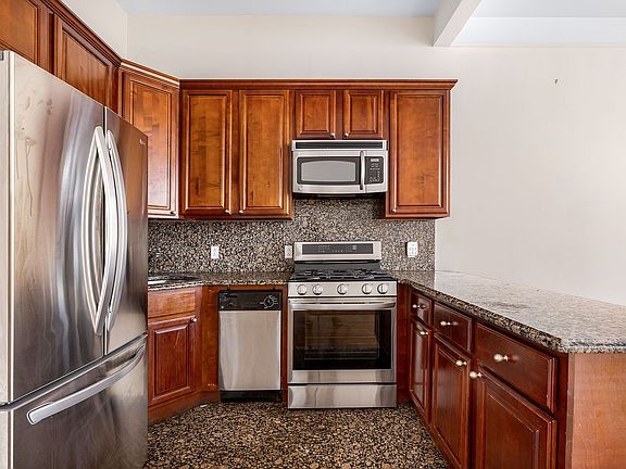 4th image of 105 W 130th St APT 2