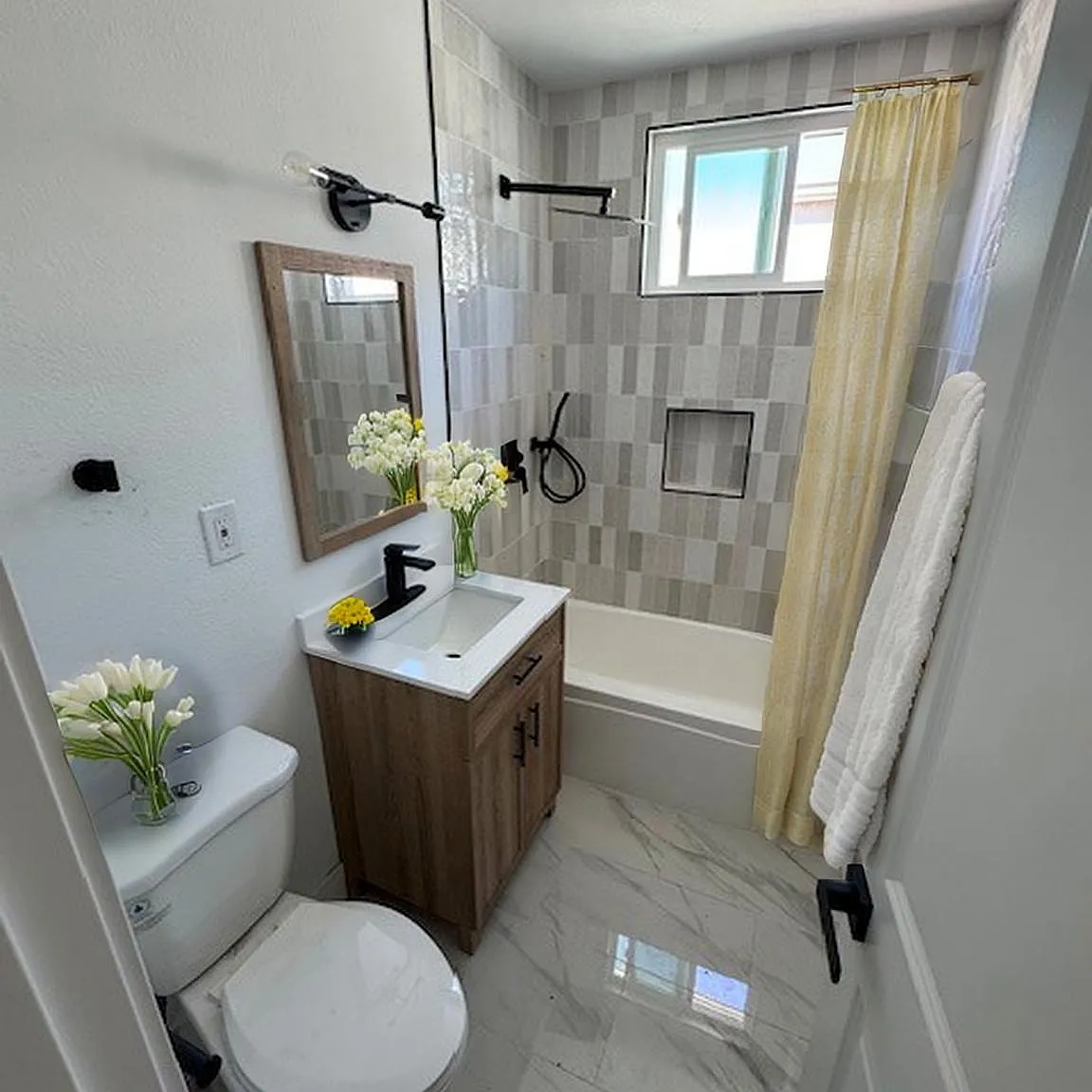 2 bed, 1000 sqft, $2,695 — Photo 3