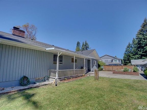 3rd image of 1508 Puget St NE #A