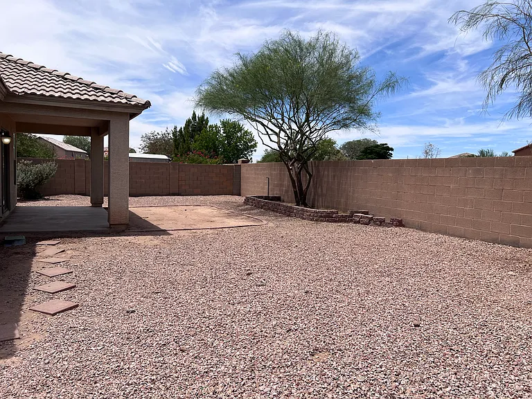 1576 E Gabrilla Dr — Photo 4