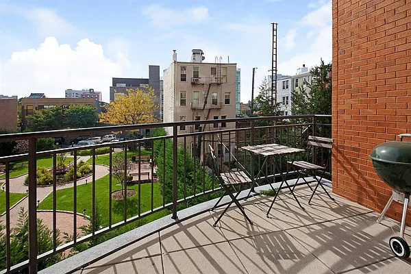 Sold by Corcoran | media 21