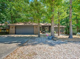 47 London Dr, Bella Vista, AR 72715