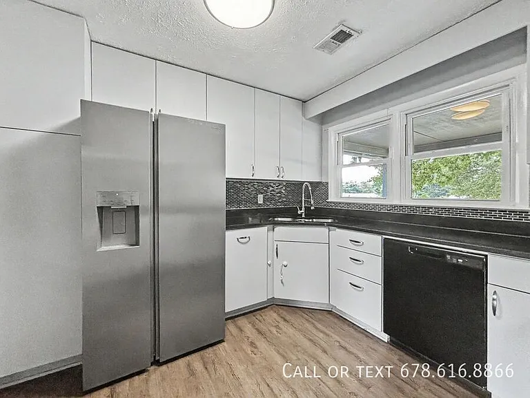 560 Lee Byrd Rd #A — Photo 6