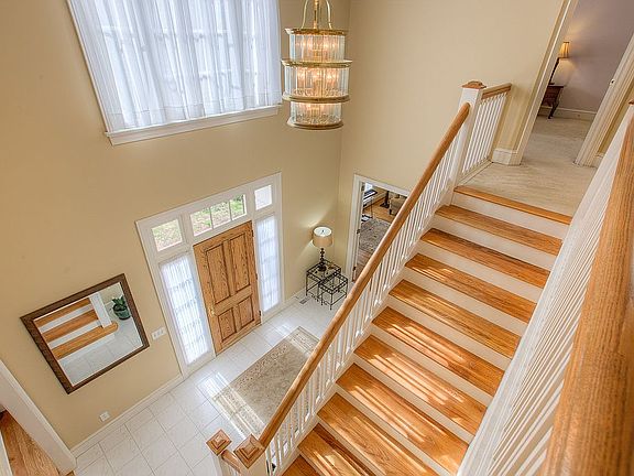 2nd image of 1 Leeward Ct