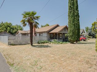 13 Kenwood Ave, Medford, OR 97501