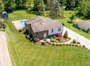 15 Victoria Dr, Finleyville, PA 15332