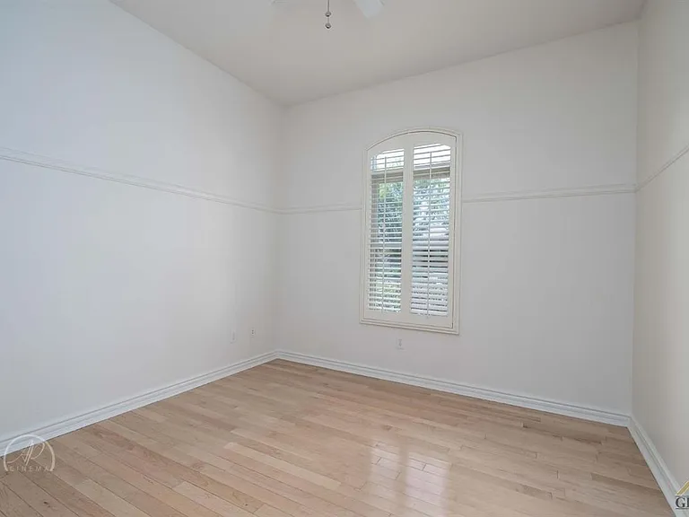 2722 Oakley St — Photo 24