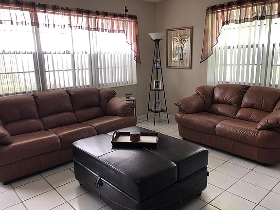 2nd image of 256 Windsor Dr