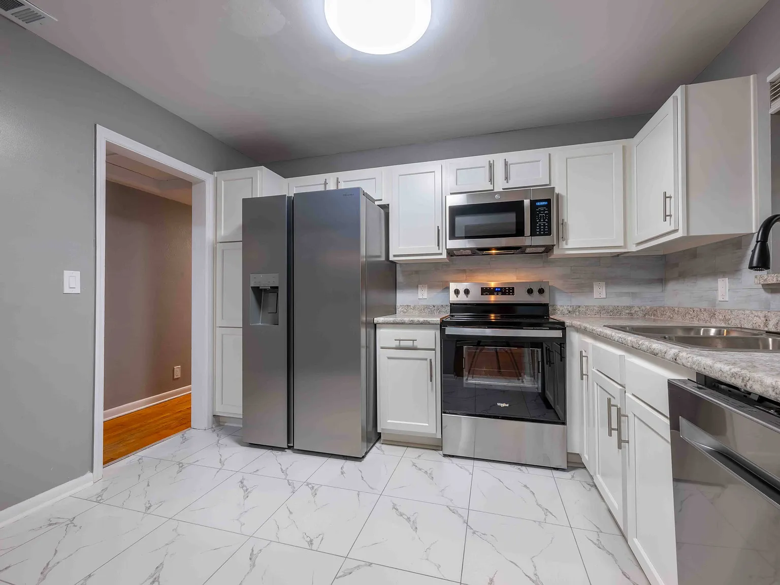 3 bed, 1442 sqft, $1,950 — Photo 4
