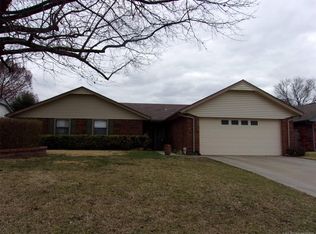 705 Foltz Ln, Muskogee, OK 74403