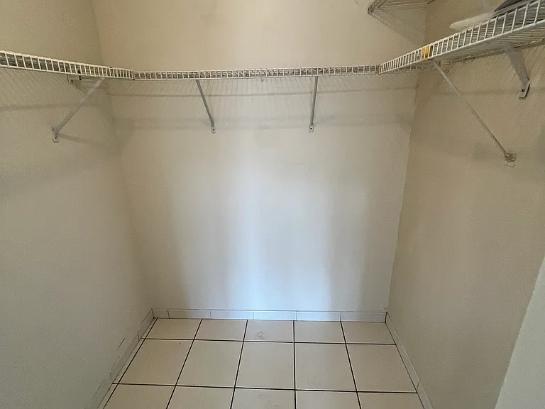 1820 W 53rd St #414 — Photo 8