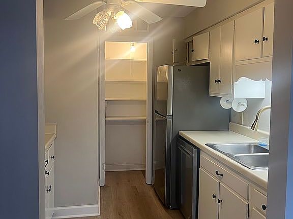 3rd image of 1269 Schaub Dr