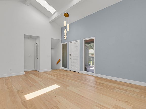 5th image of 966 Dogwood Dr