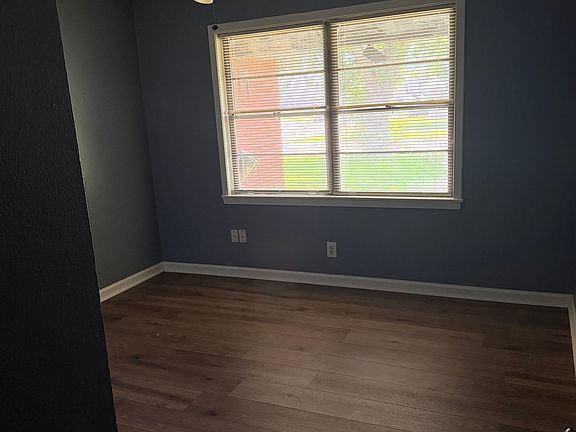 5th image of 1802 Robinhood St