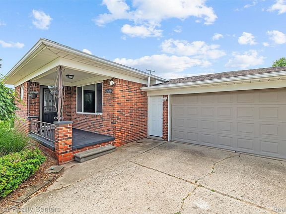2nd image of 52655 Pappy Ln