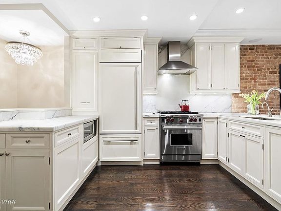 3rd image of 159 W 78th St APT 1