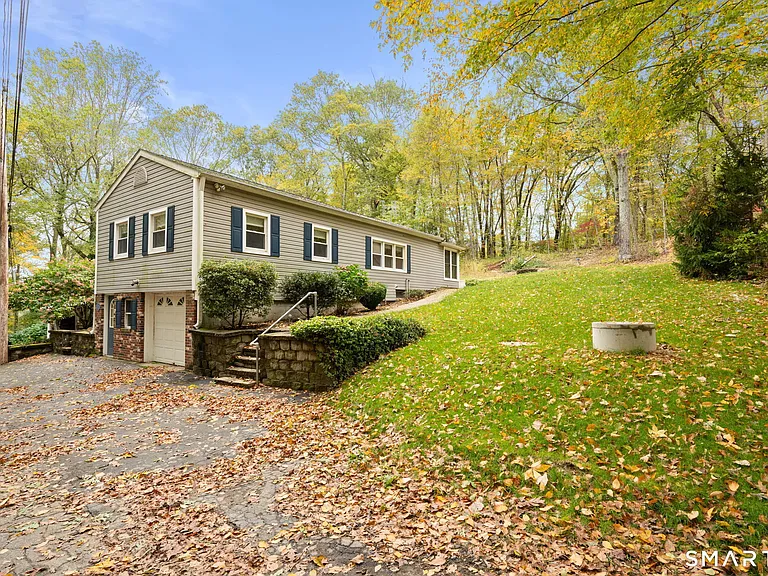 87B Cottage Rd — Photo 1