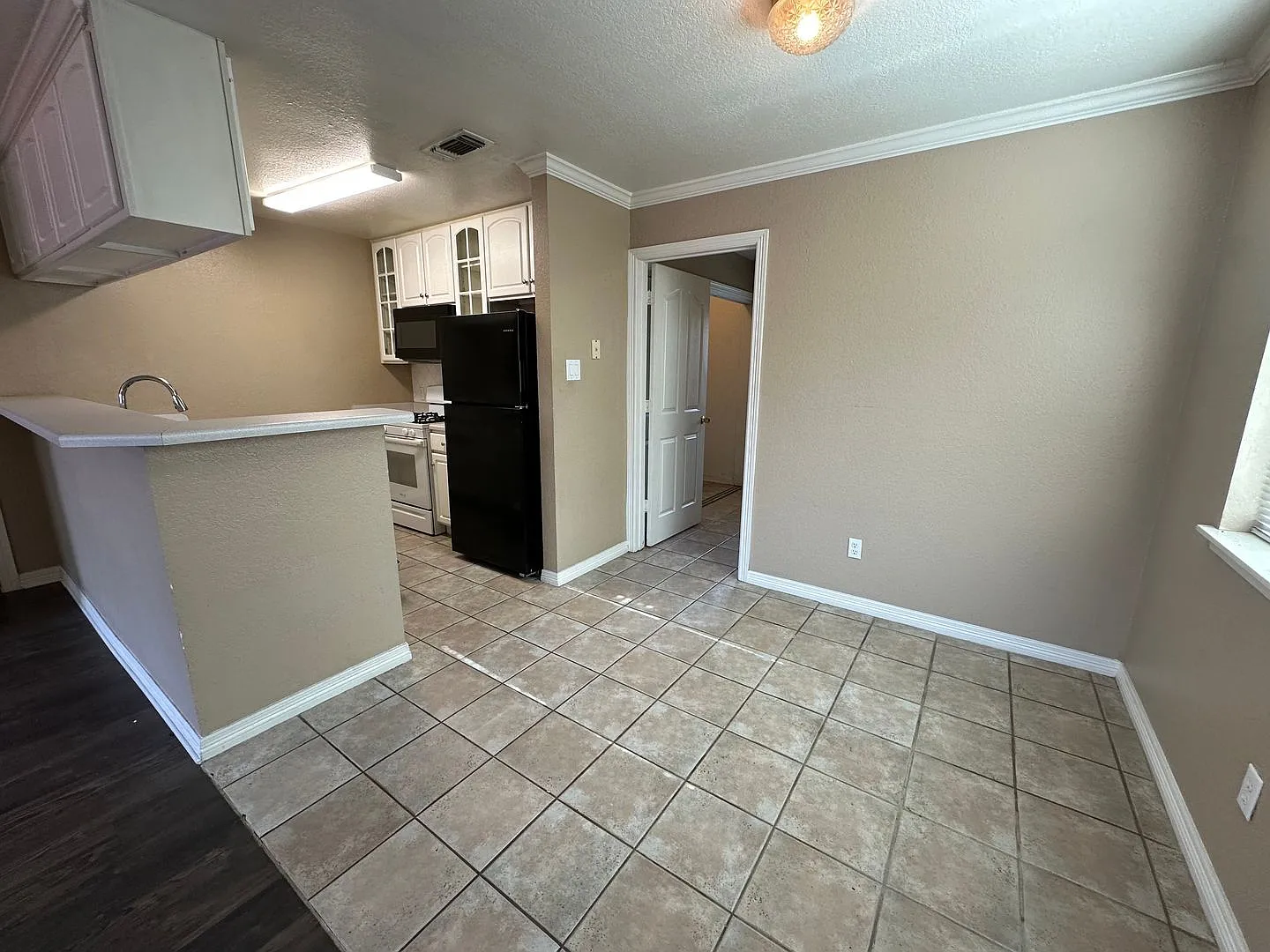 8320 Cambridge Rd #M18 — Photo 3