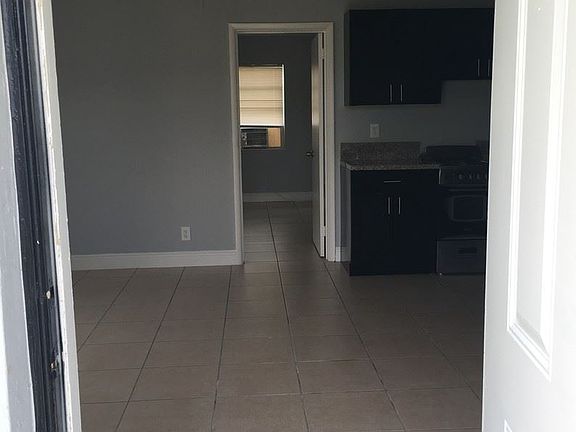 3rd image of 3835 Parker Ave APT 1