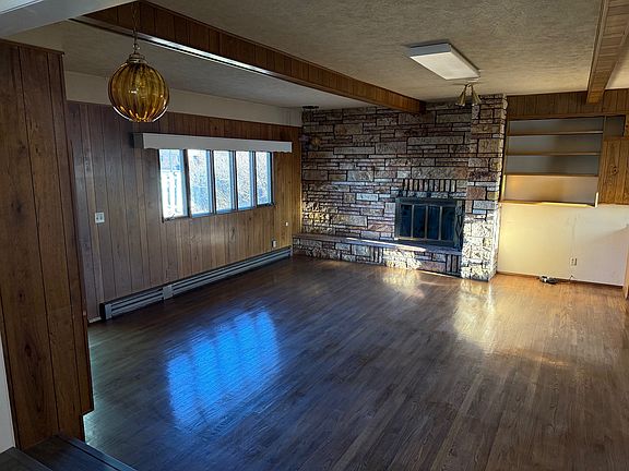 5th image of 103 14th Ave S