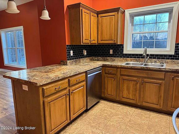 4th image of 2005 Mobley Mill Rd