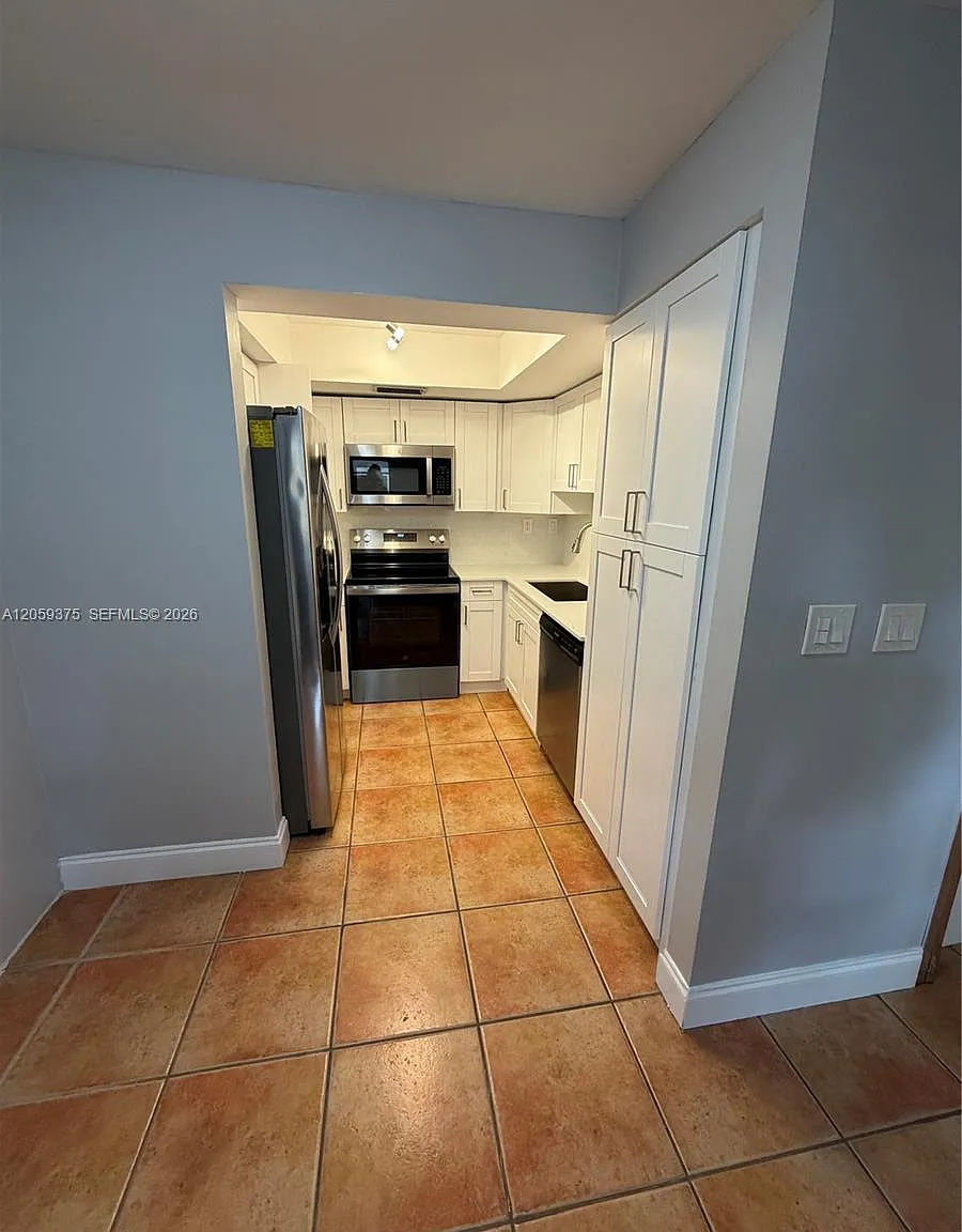 8810 SW 123rd Ct — Photo 3