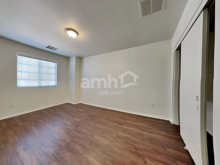 6727 W Desert Ln — Photo 18