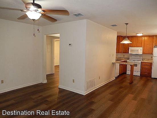 2nd image of 301 Dixie Dr