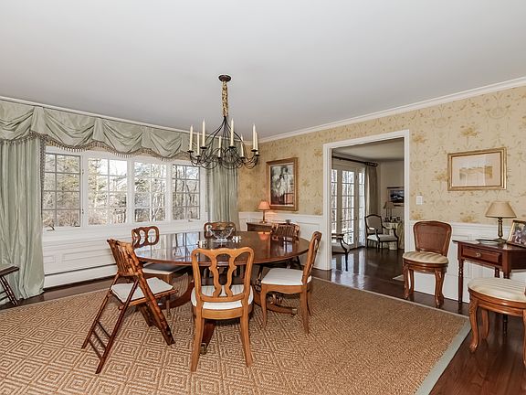4th image of 39 Devonwood Ln