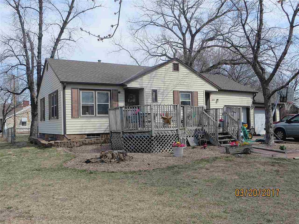 1st image of 602 E Fillmore Ave