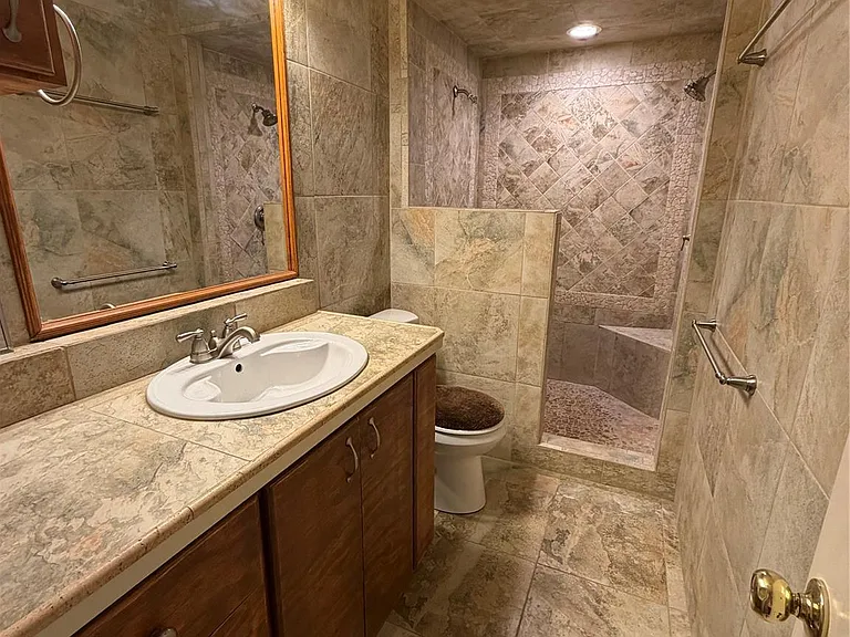 13323 Wells River Dr — Photo 17