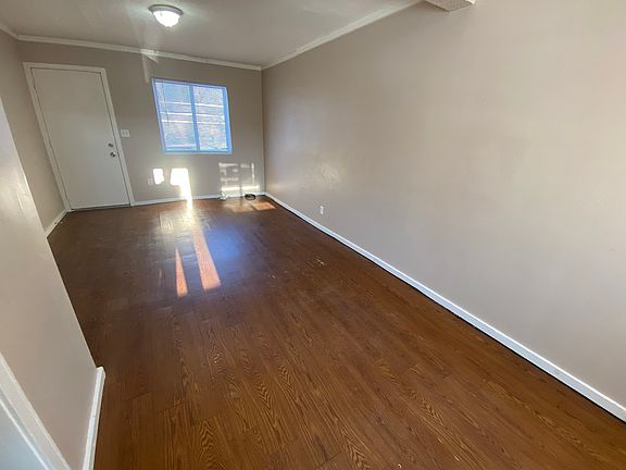 3rd image of 32466 Lenawee Ct