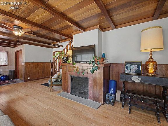 5th image of 503 E 3rd St