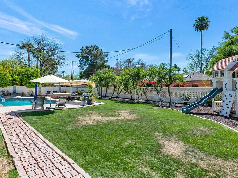 1021 W Encanto Blvd — Photo 27