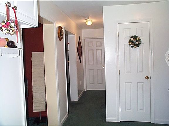 5th image of 9 Irving St Floor 2