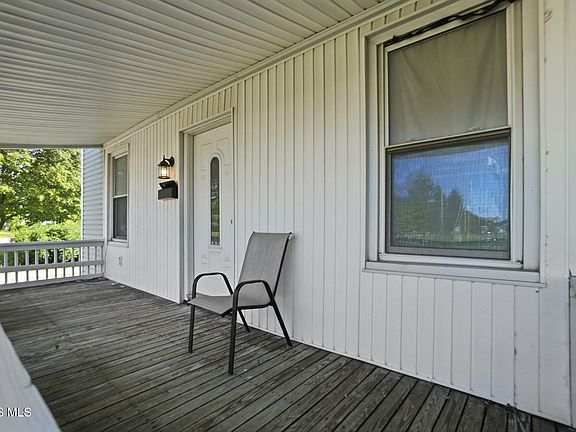 5th image of 208 Mad River St
