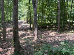 215 Redwood Dr, Dandridge, TN 37725