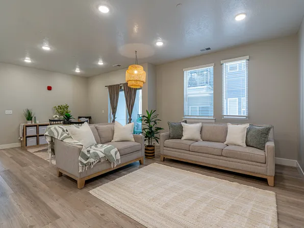 473 W 40 S #H-201, Providence, UT 84332