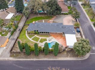 206 Meadow Ln, Modesto, CA 95351