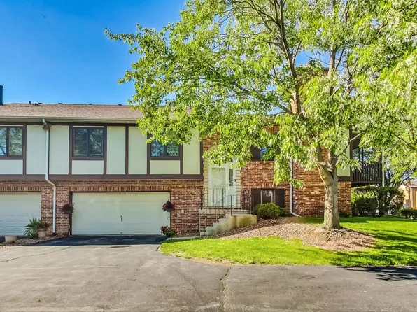 9923 Treetop Dr #11, Orland Park, IL 60462